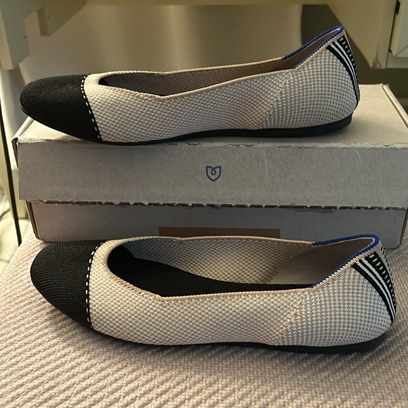 Rothy’s Tuxedo Flat- US 7 1/2. - Picture 2 of 7